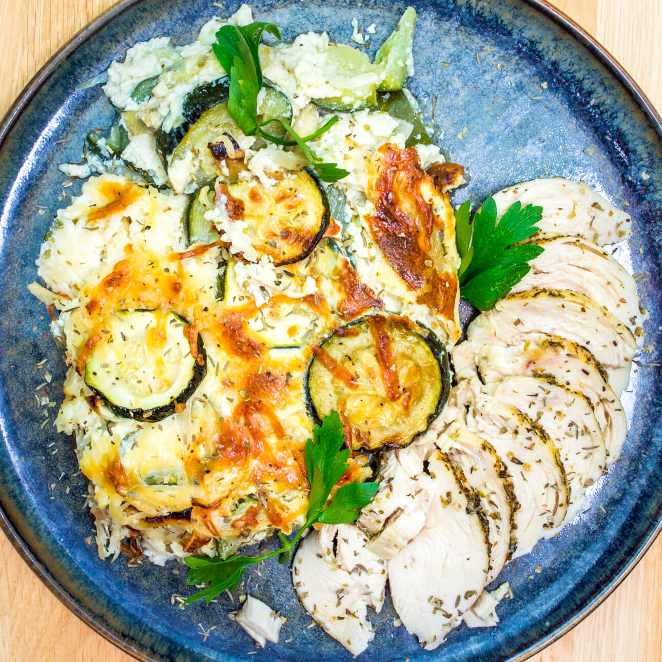 Filet de poulet aux herbes de Provence et gratin de courgette