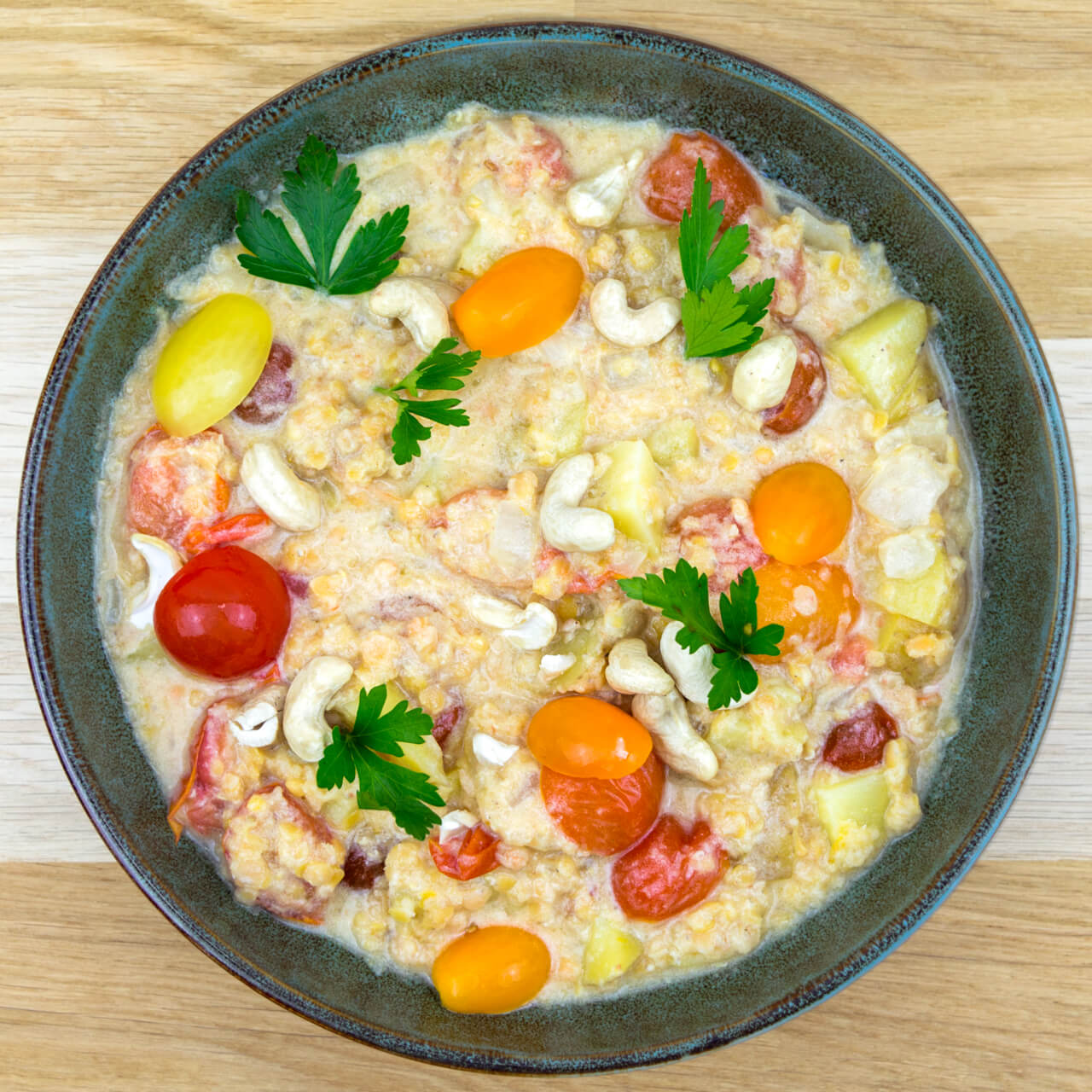 Dahl estival de lentilles corail et tomates