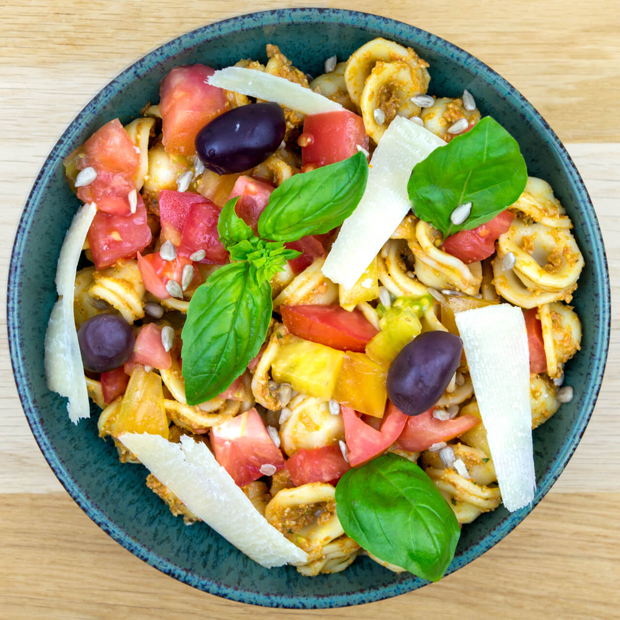 Salade d'orecchiette au pesto rosso