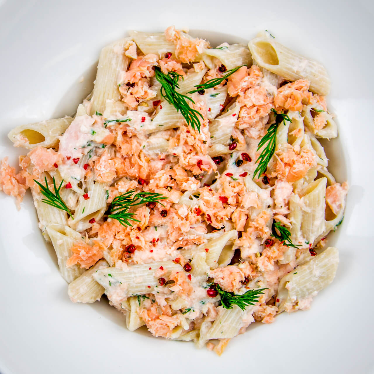 Penne bio à la truite, crème à l'aneth