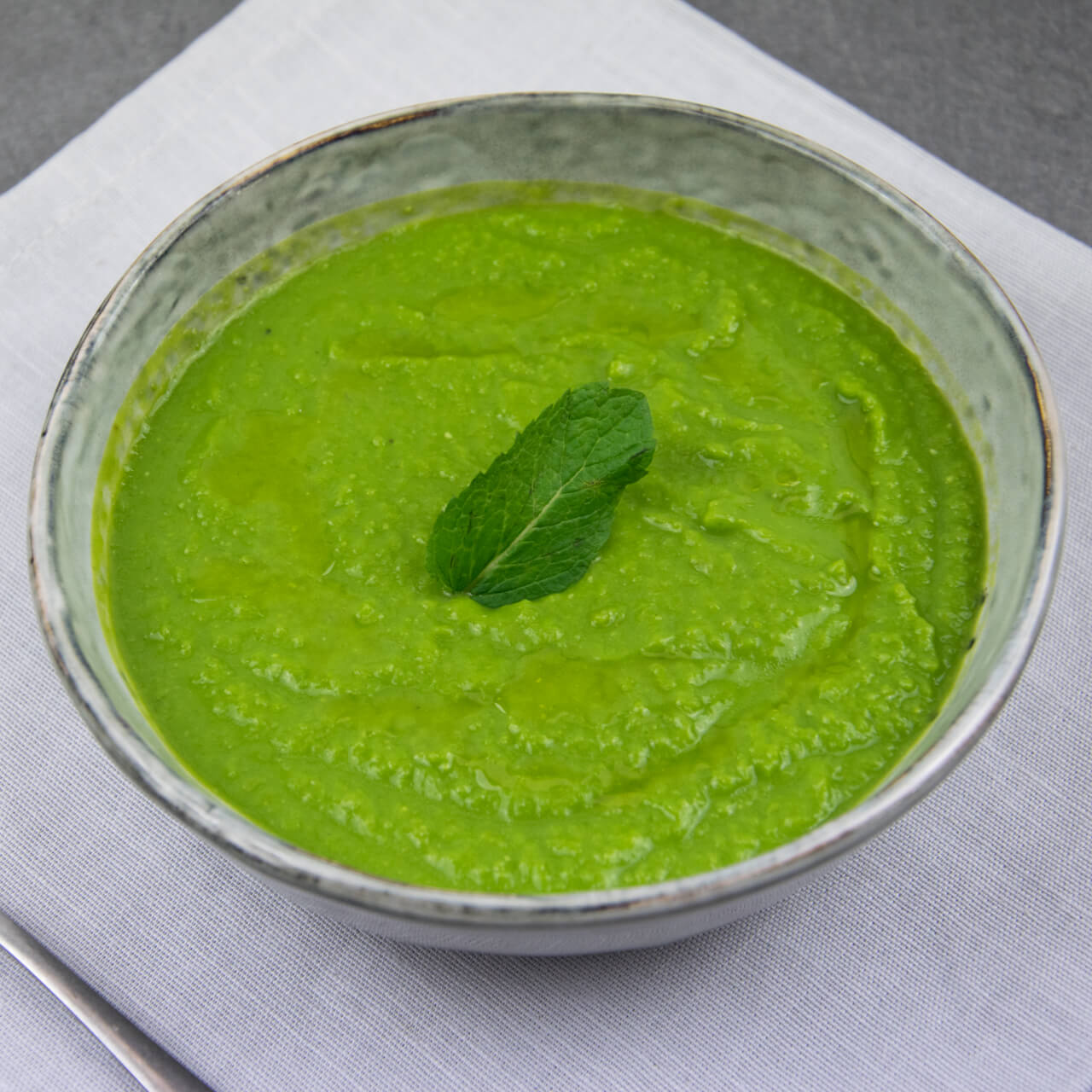 Velouté de petit pois et menthe