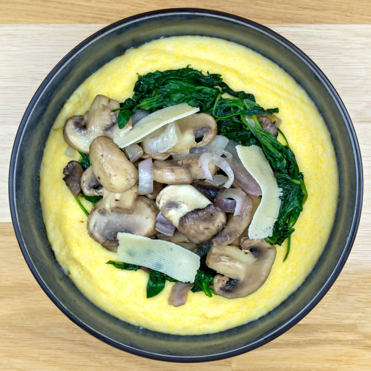 Polenta crémeuse, champignon et épinard
