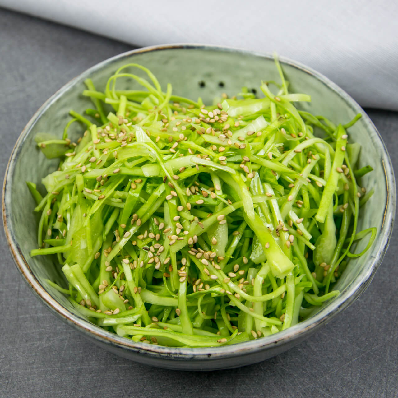 Salade de chou et sésame grillé