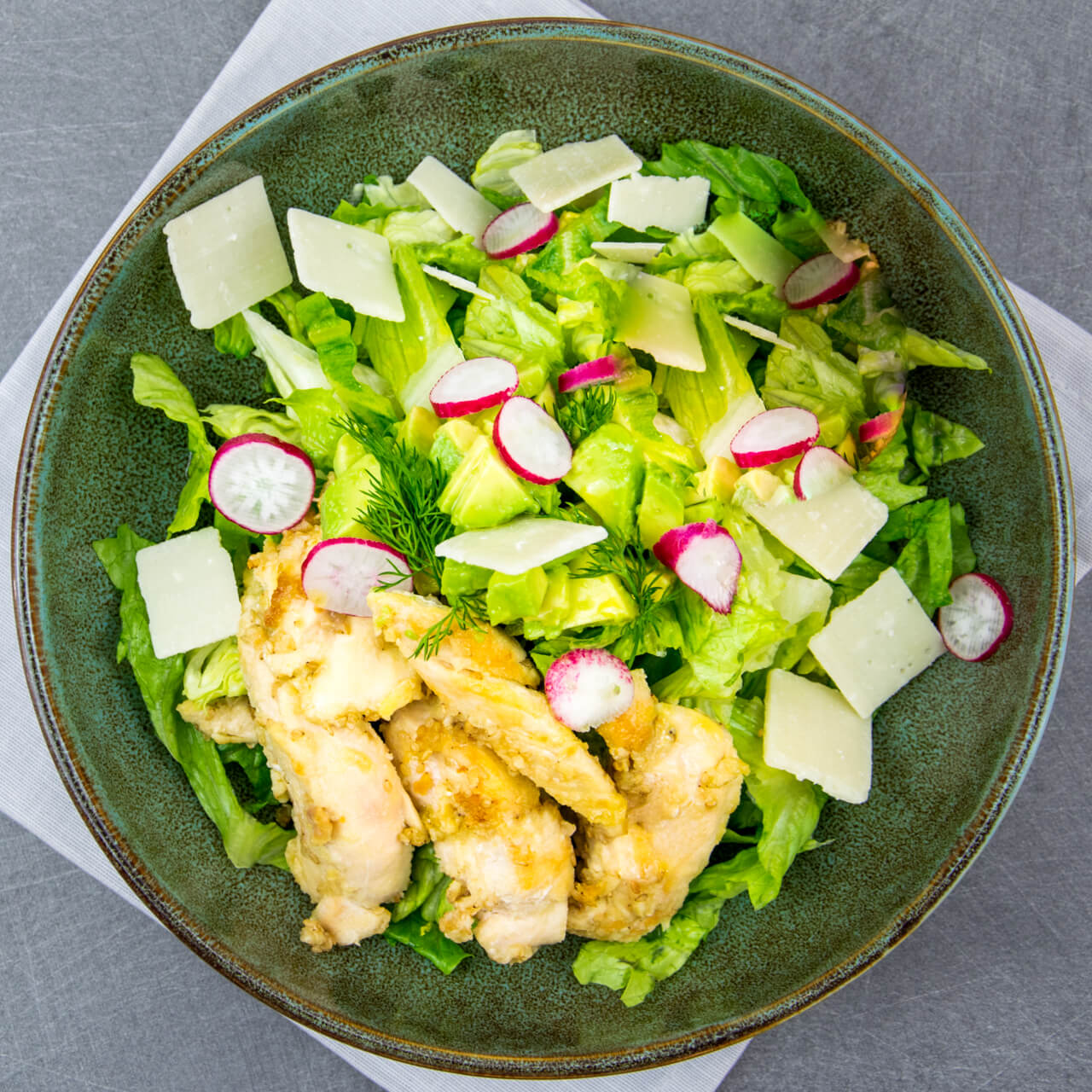 Salade au poulet et à l'avocat