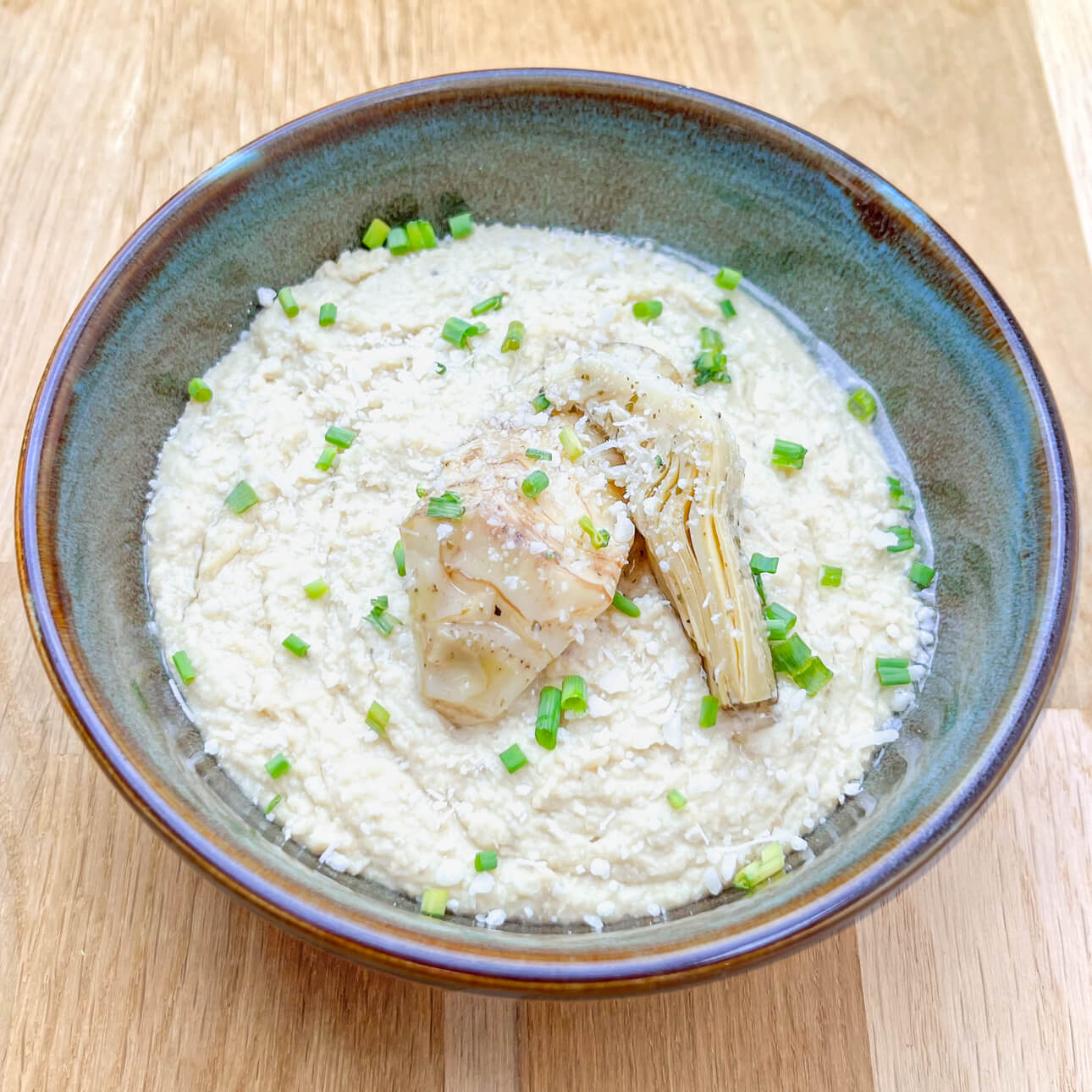 Houmous à l'artichaut et au Grana Padano AOP