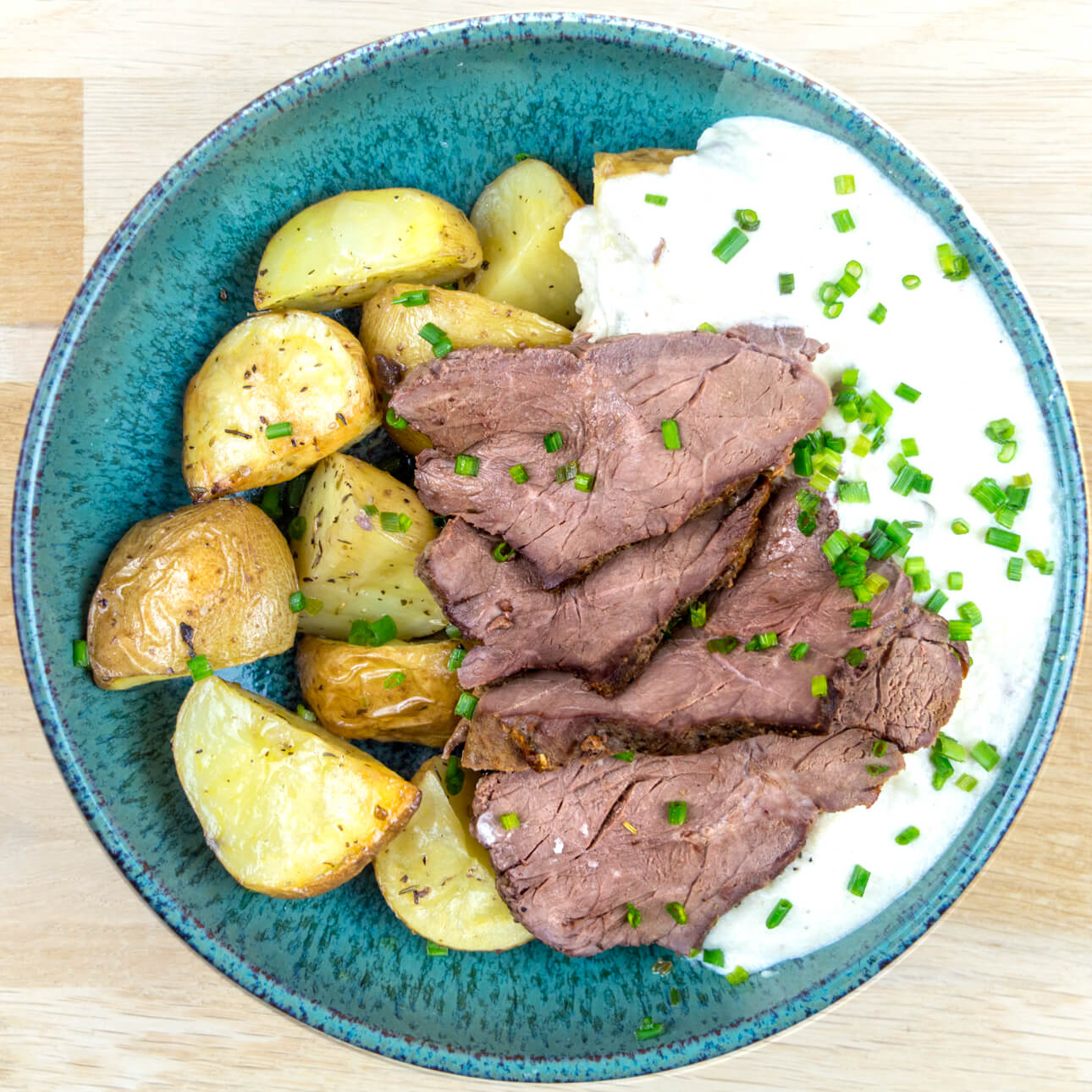 Coeur de rumsteak Charolais sauce au Grana Padano AOP, pommes de terre rôties