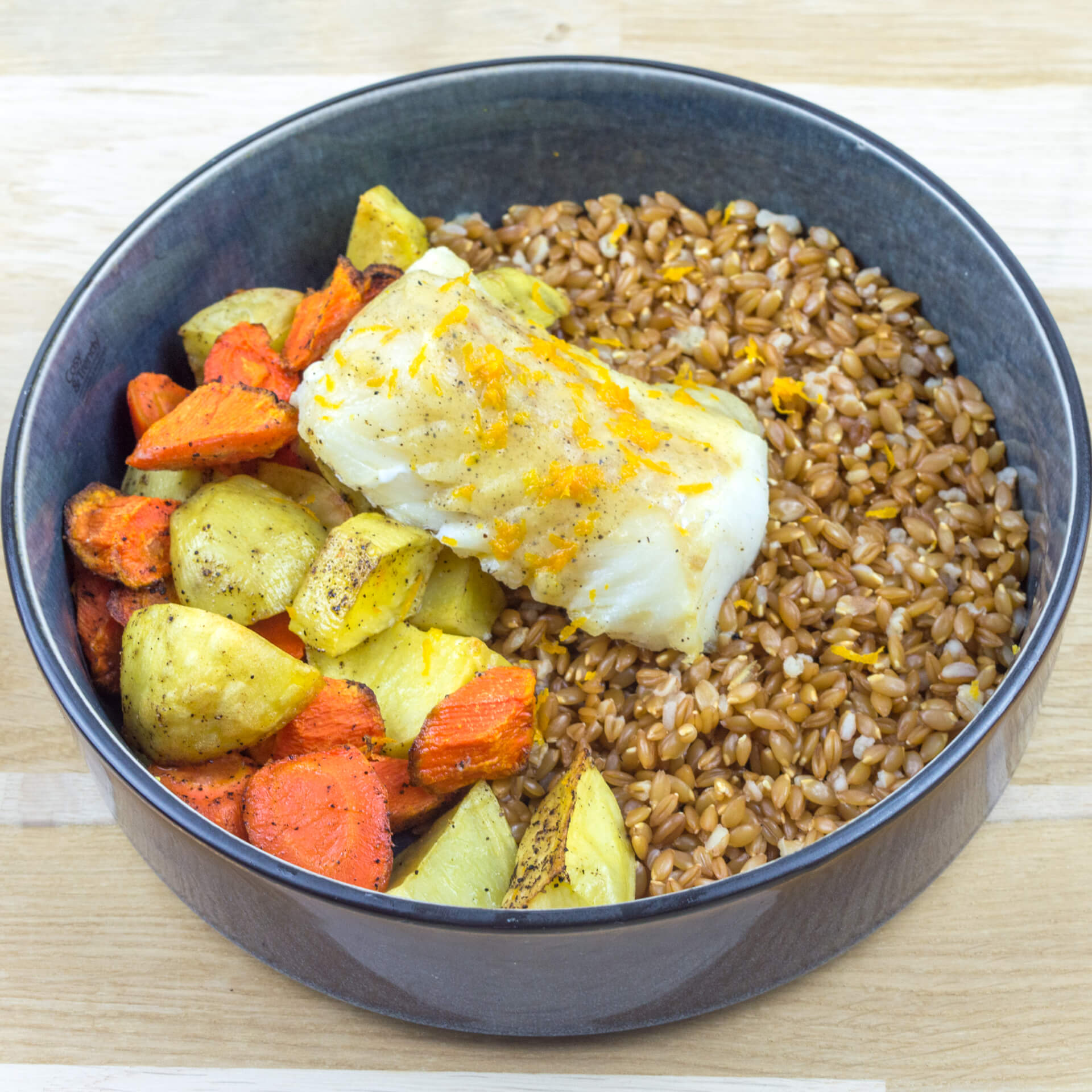 Colin au beurre d'agrumes, petit épeautre et légumes