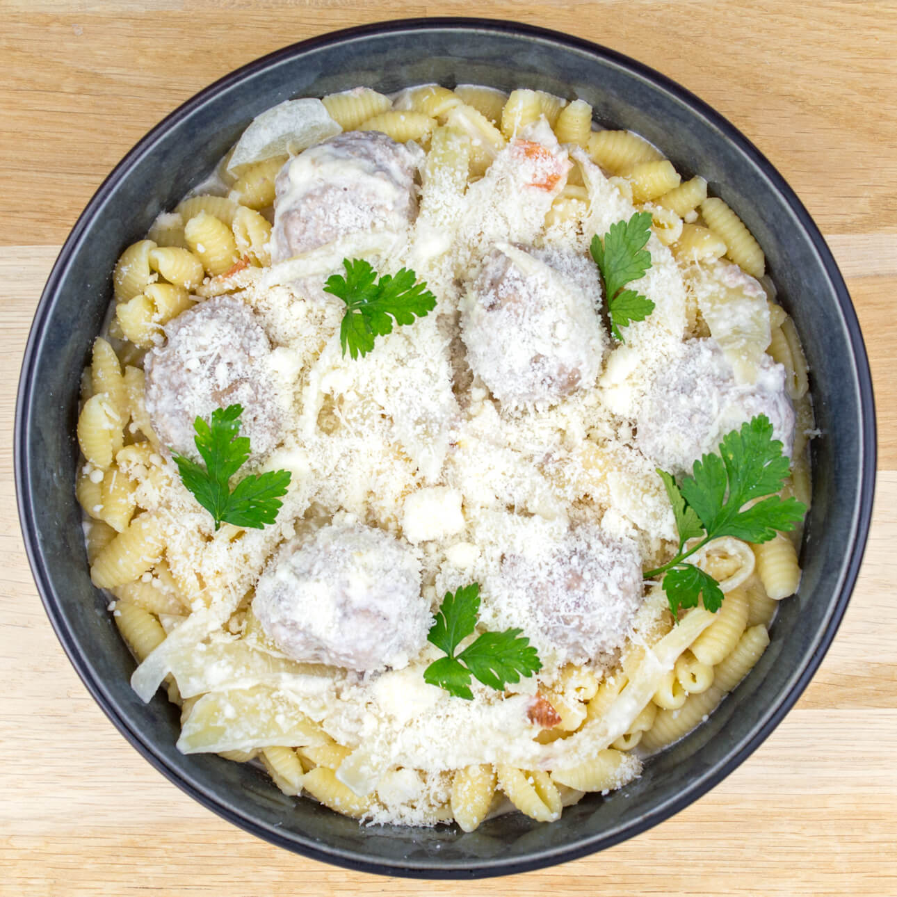 Boulettes de veau, gnocchetti sardi et Grana Padano AOP