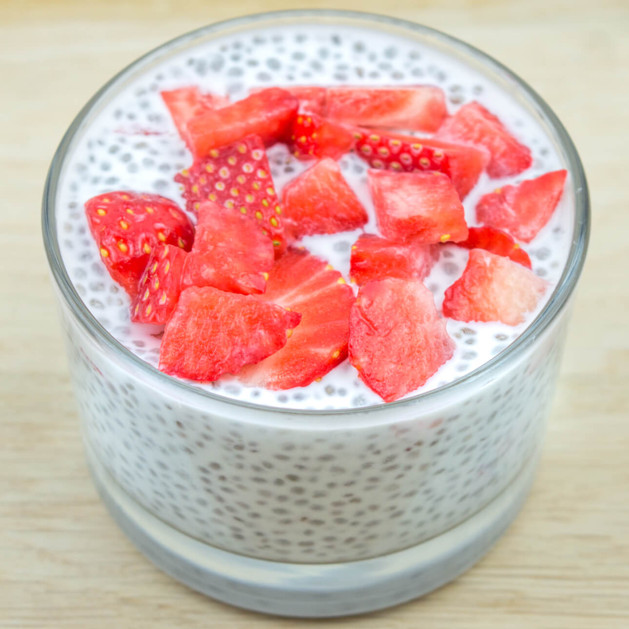 Chia pudding au lait de coco et fraises de Provence