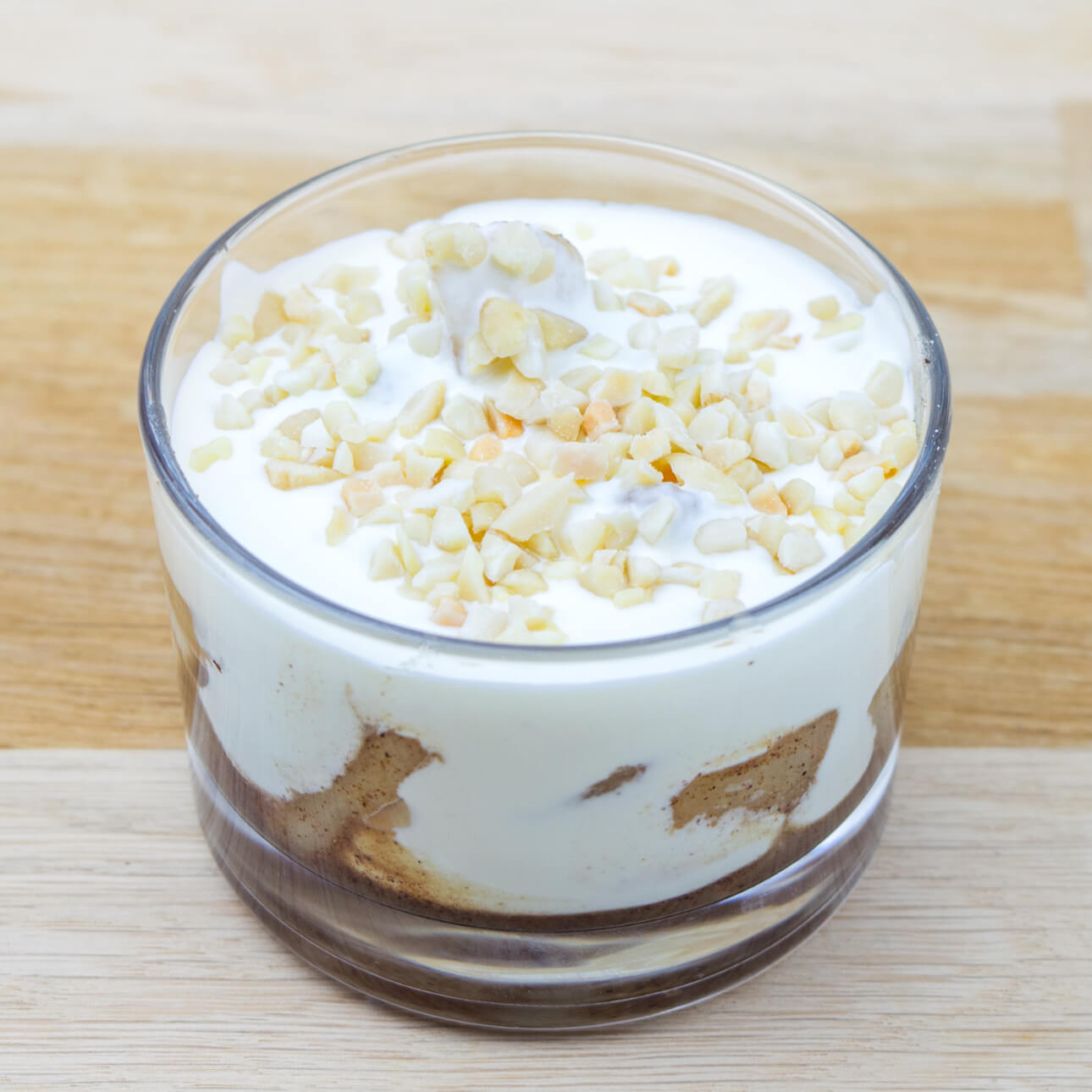 Pommes caramélisées, crème de Bresse aux amandes et miel