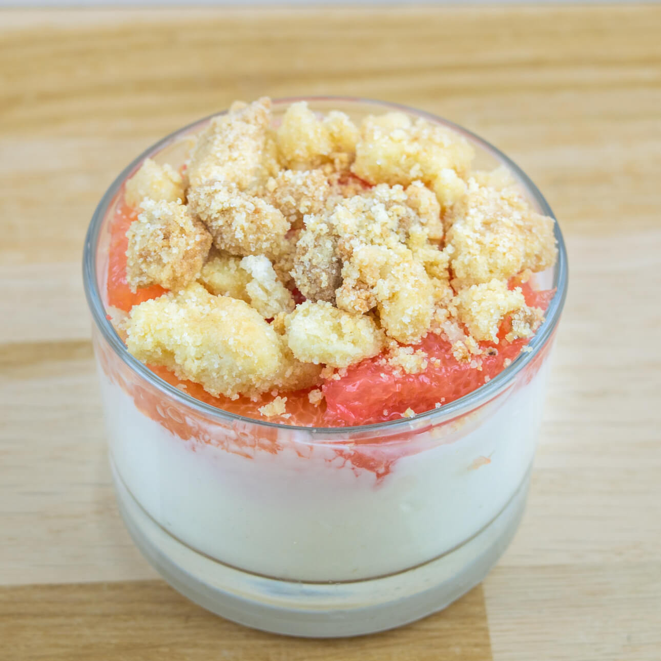 Fromage blanc des Alpes, pomelo de Corse IGP et crumble