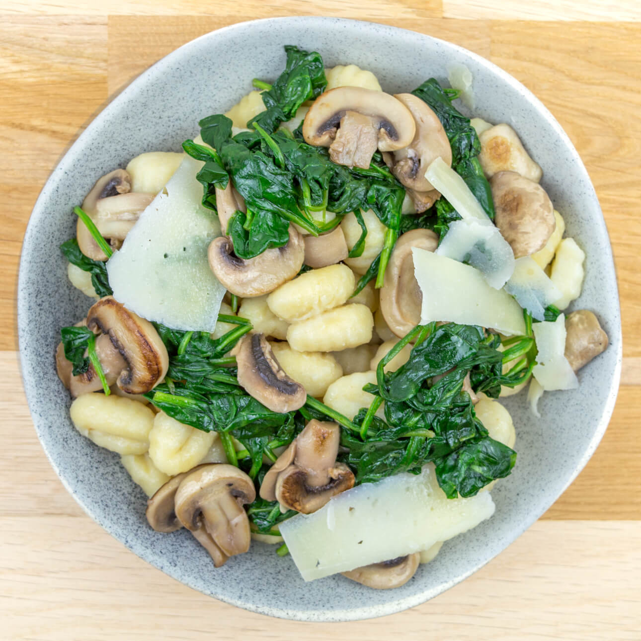 Gnocchi aux champignons et aux épinards