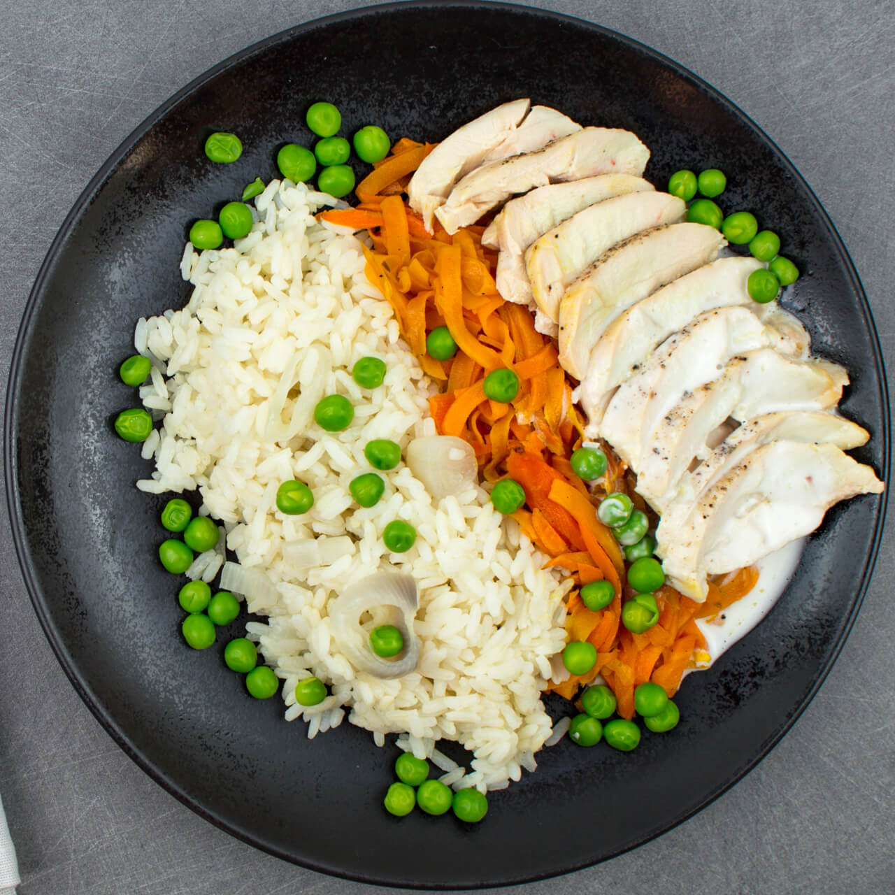 Filet de poulet au curry et riz pilaf
