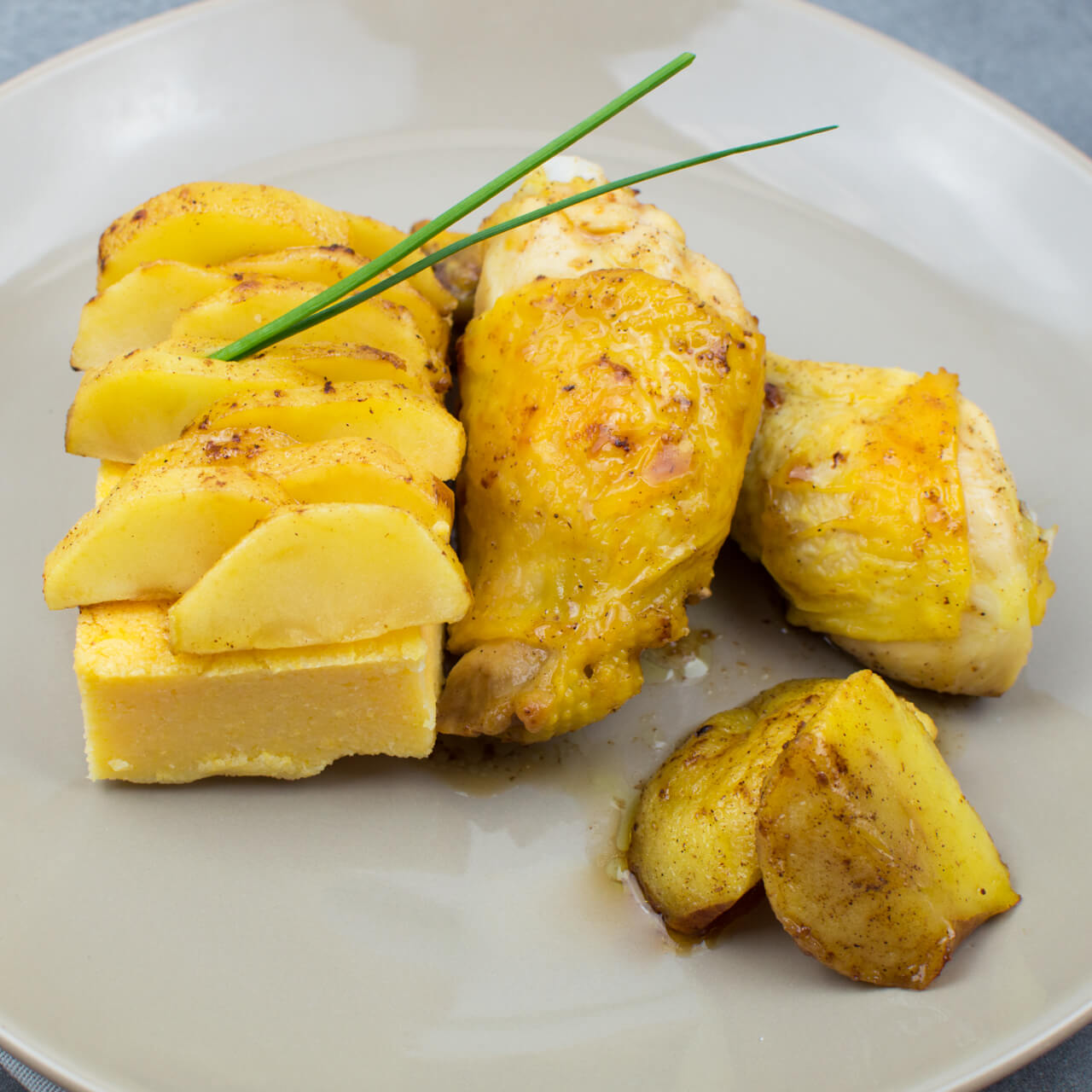 Cuisse de poulet à la normande et polenta