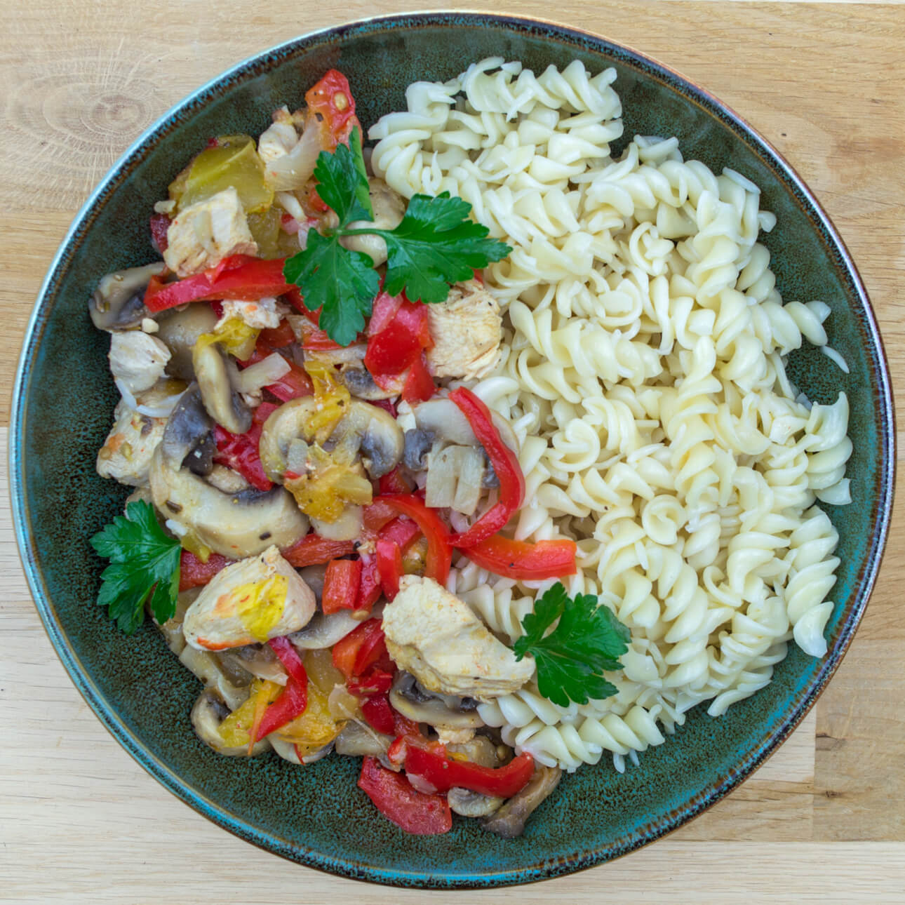 Poulet à la cacciatore et fusili bio