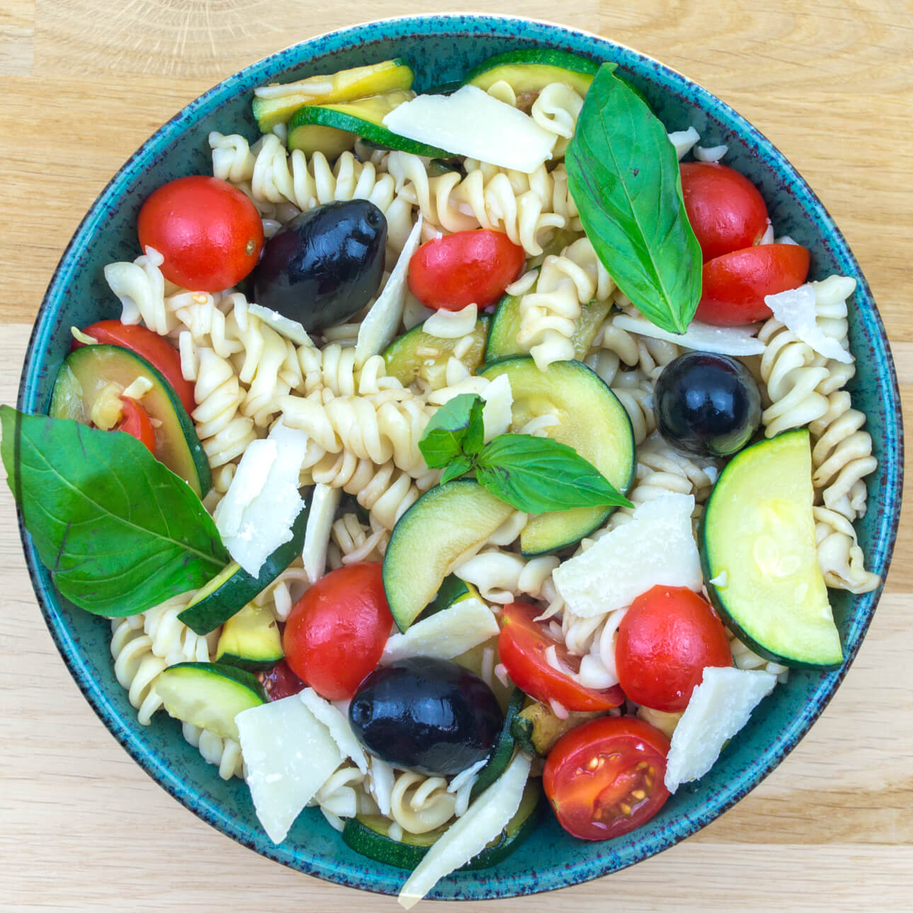 Salade de fusilli, courgettes et Grana Padano AOP